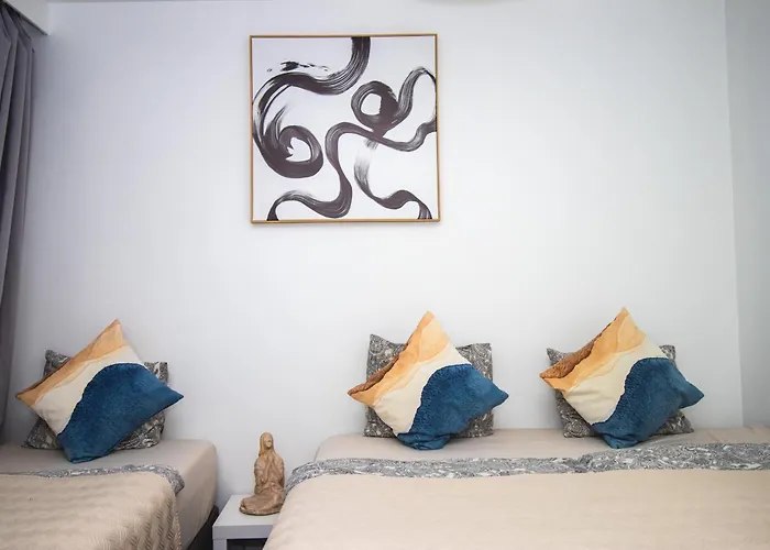 Cozy Apartment Near Metro Station